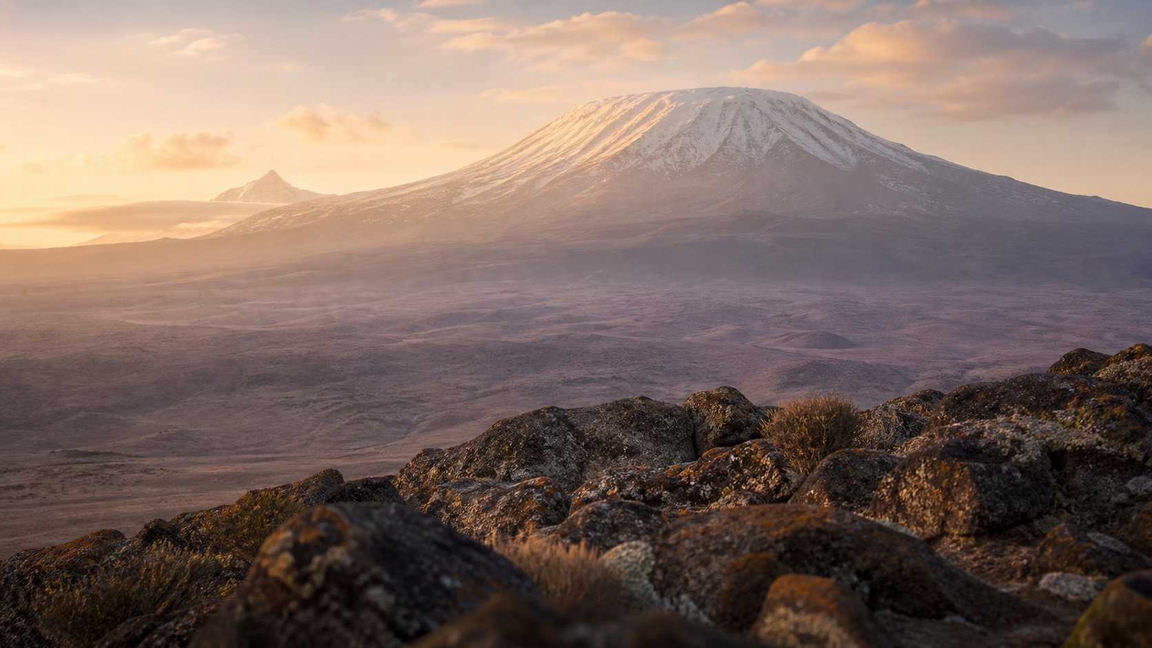 Mont Kilimandjaro au lever du jour